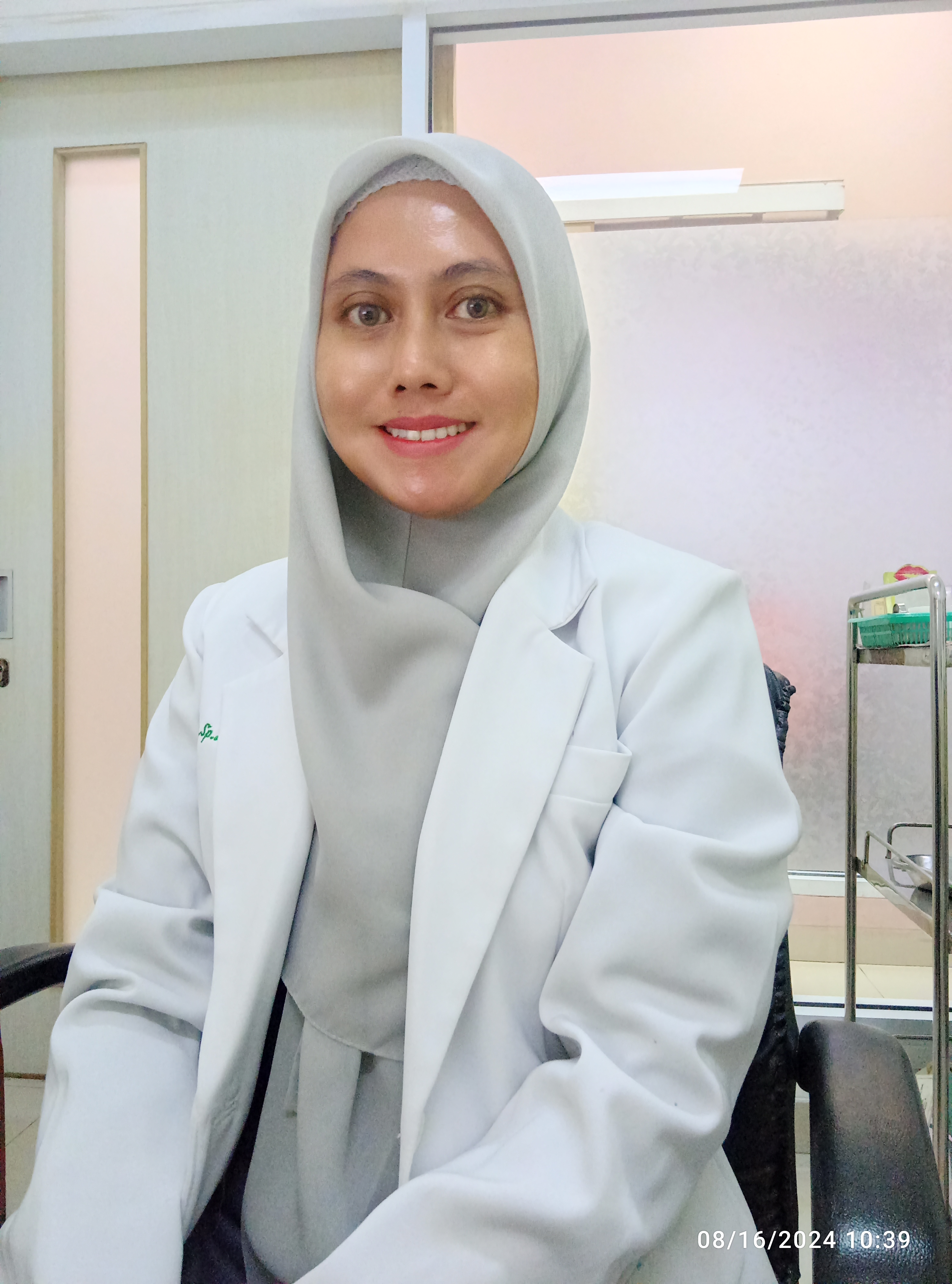 Foto Dokter R.SITI ROHMAH KENNY KUSUMAGIRI,dr, Sp.PD
